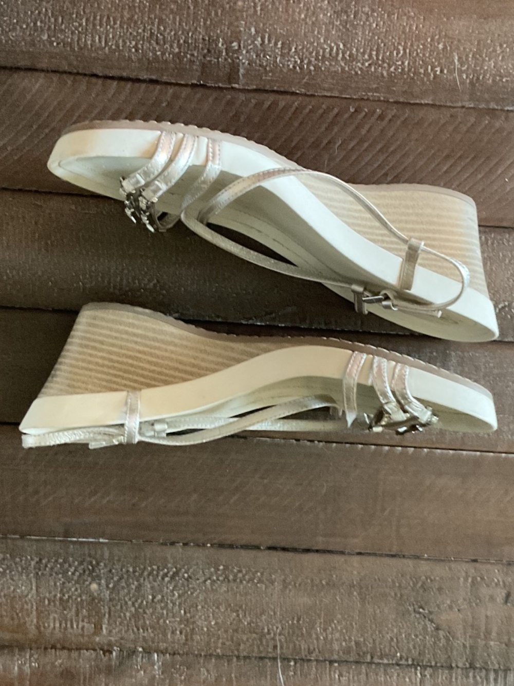 ⭐️ Geox Roxy Pearlized Nappa Leather Sandals - size 9.5 - Picture 3 of 8